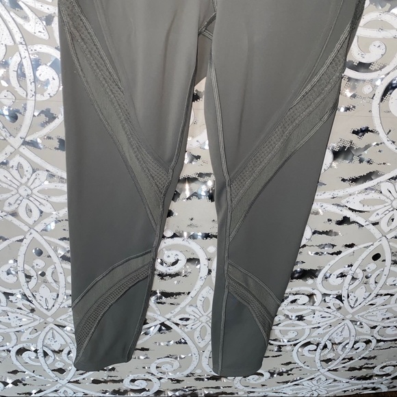 💜SOLD💜LULULEMON Green Bootcamp Ready 7/8 Tight - Picture 8 of 10